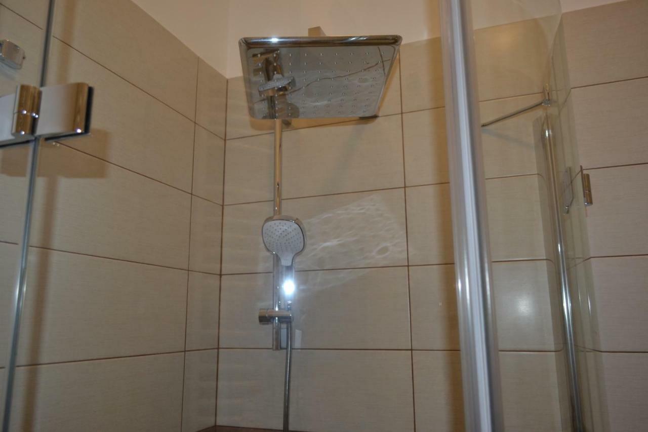 A16 Beachapartman Siofok Ngoại thất bức ảnh