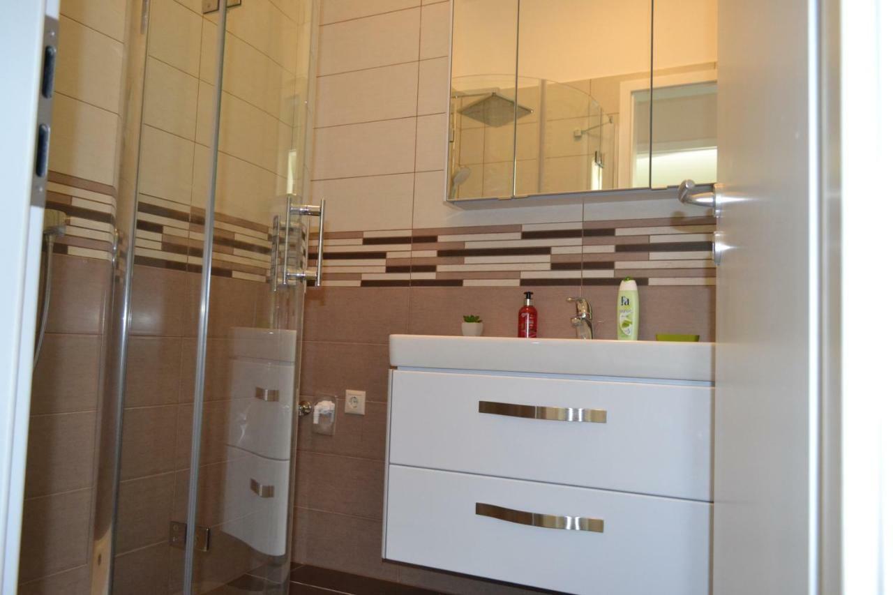 A16 Beachapartman Siofok Ngoại thất bức ảnh